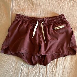 Vuori Clementine Short in Chestnut, size XS